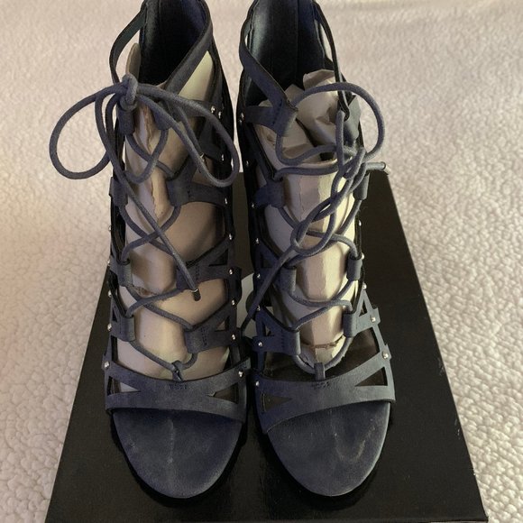 G by Guess Lace Up Sandal - Picture 3 of 8